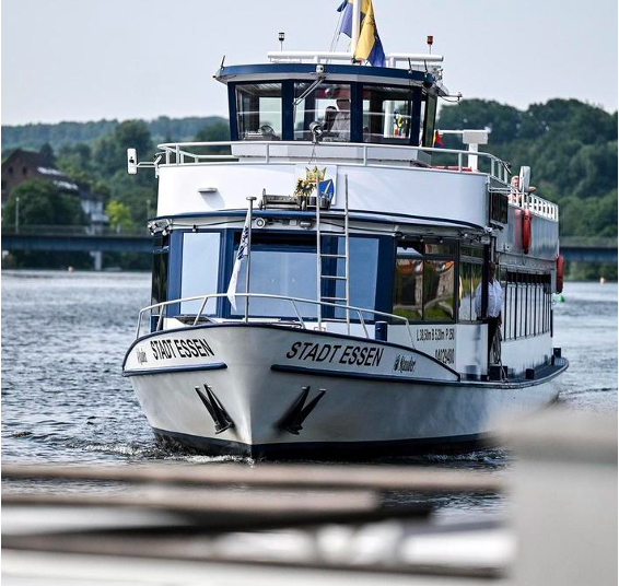 Schiff auf dem Baldeney-See