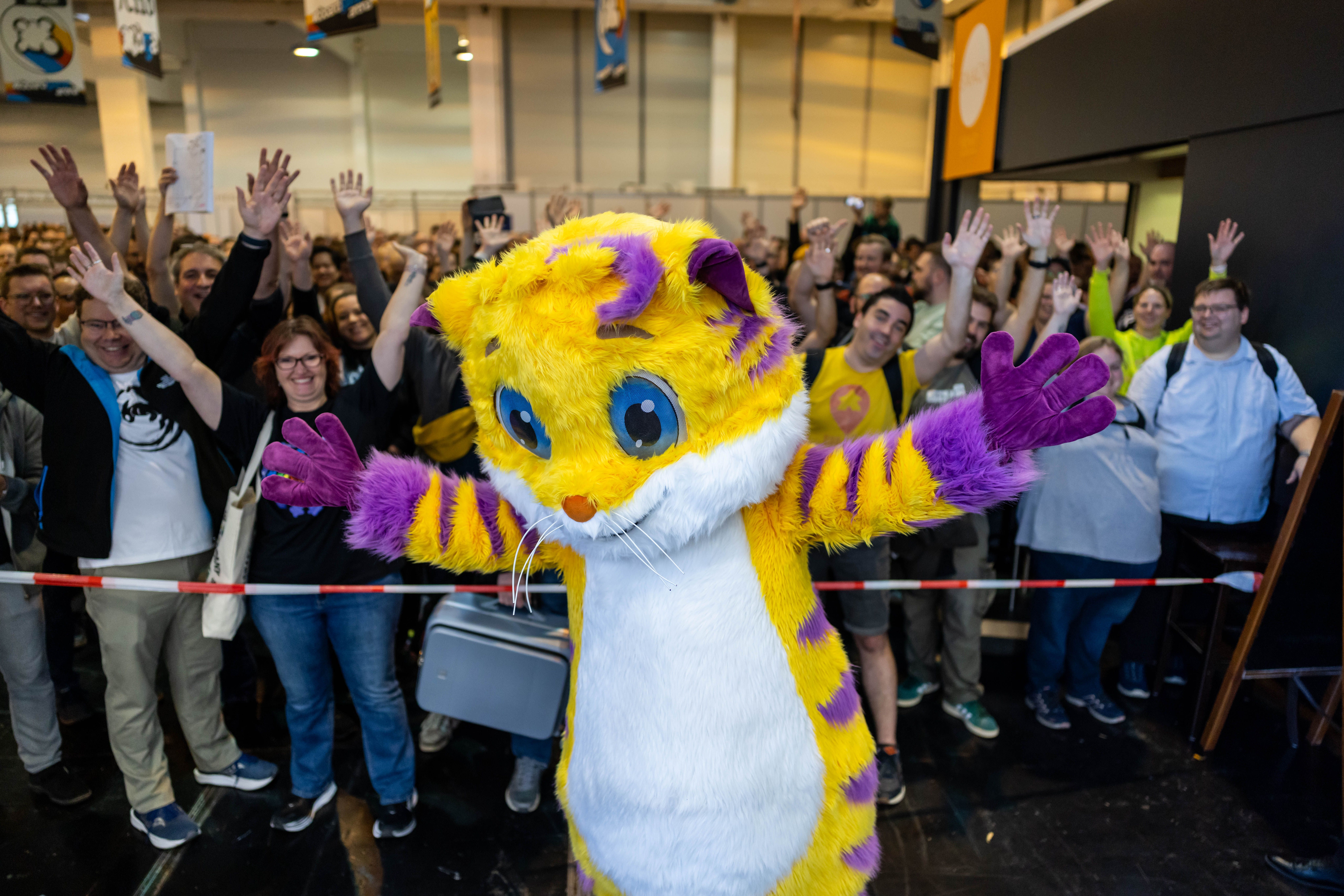 Meeps und die jubelnde Menge